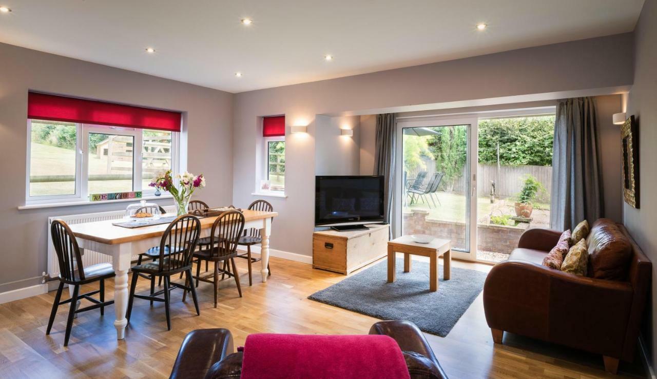 Hunters Lodge Exeter, Free Parking, Country Views, Great Wi-Fi, Large Garden Poltimore Εξωτερικό φωτογραφία